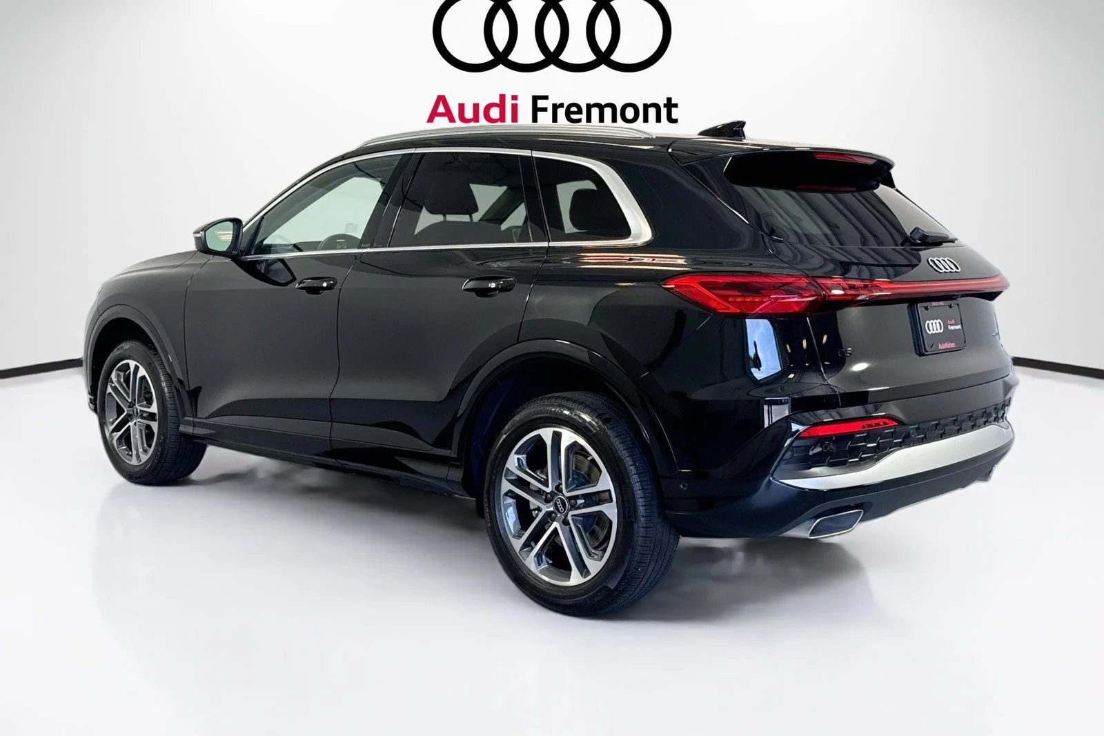 Used 2025 Mythos Balck Audi Premium image 8