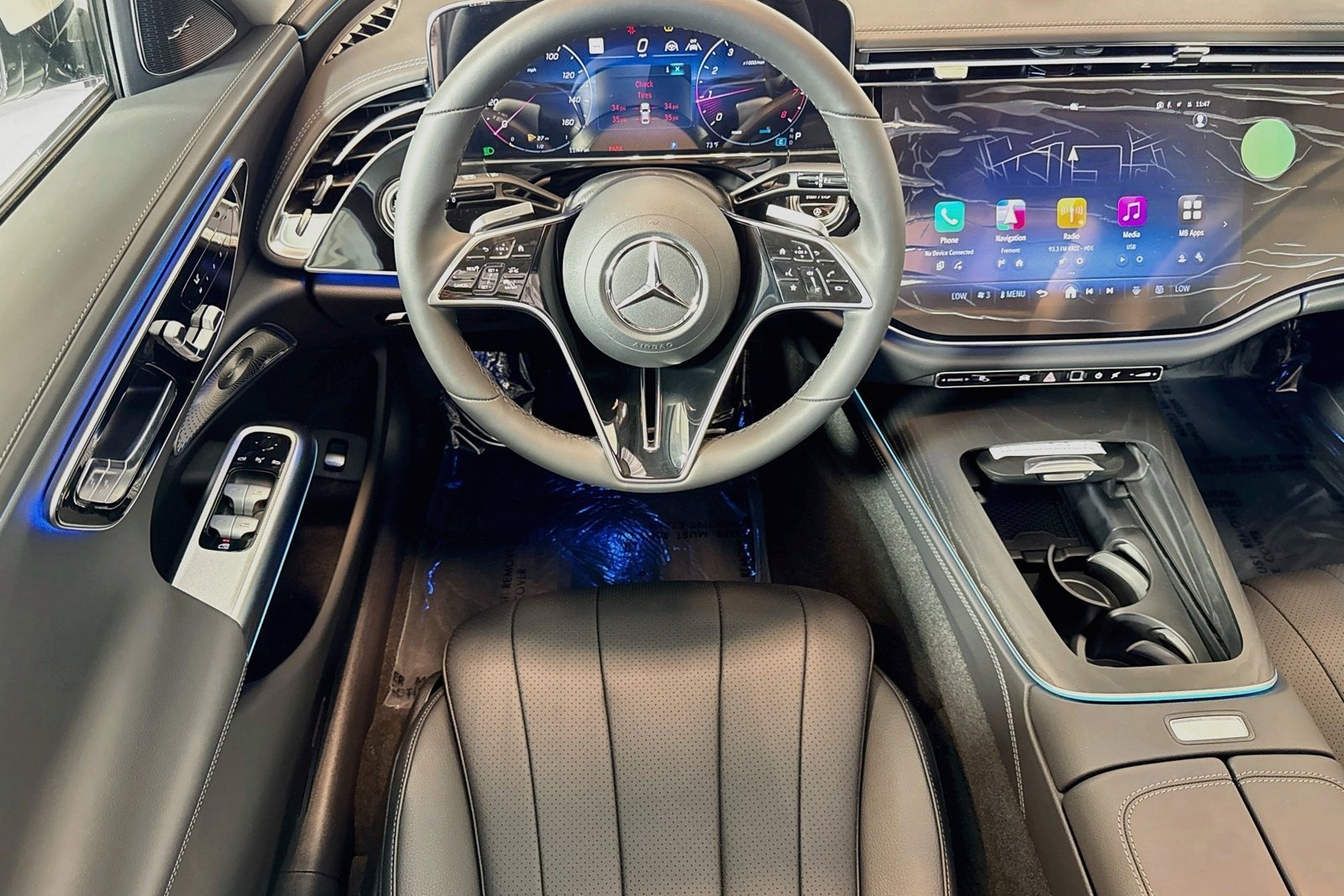 New 2026 MANUFAKTUR Moonlight White Metallic Mercedes-Benz E 350 image 20