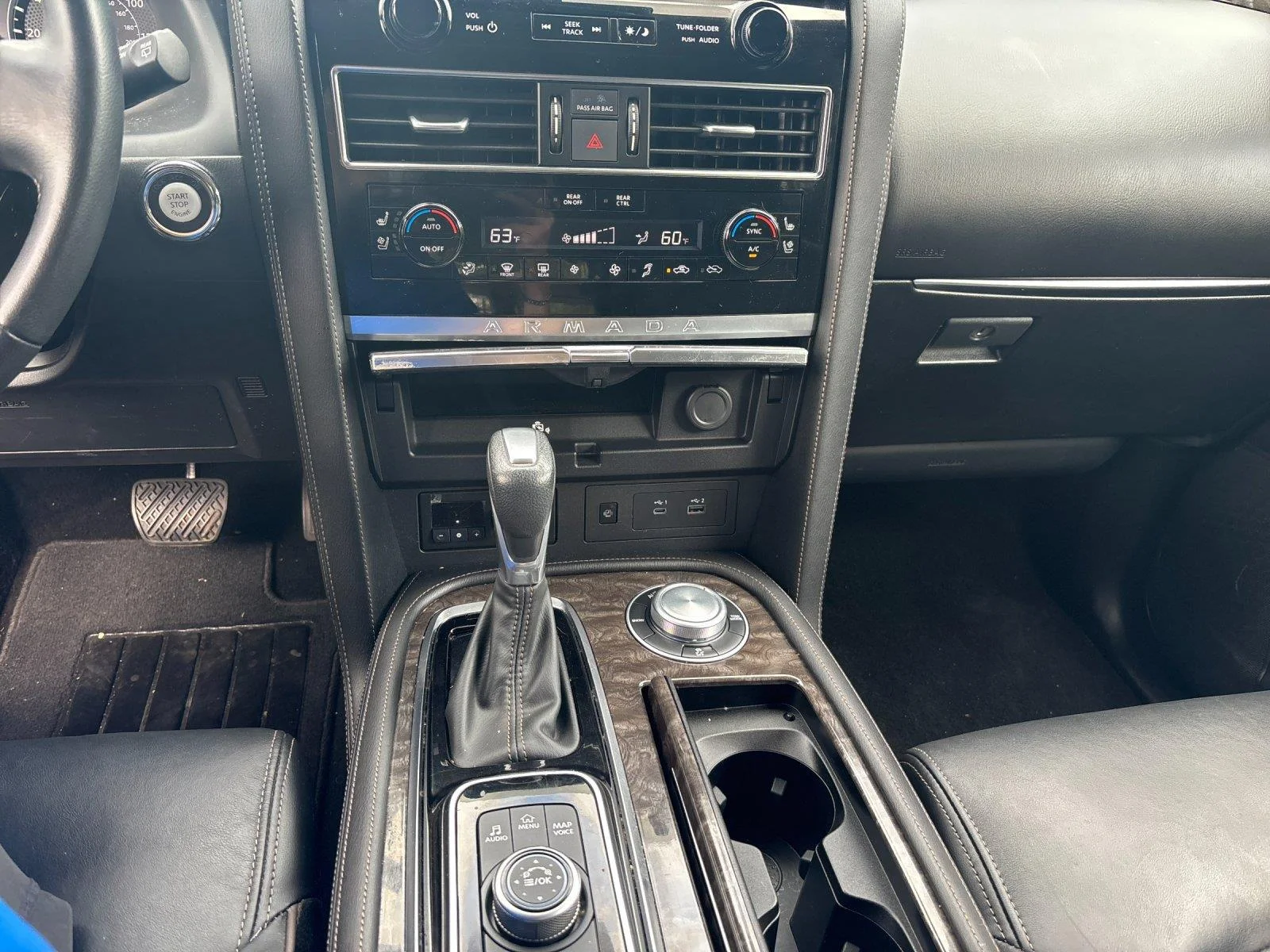 Used 2024 Super Black Nissan Platinum image 27