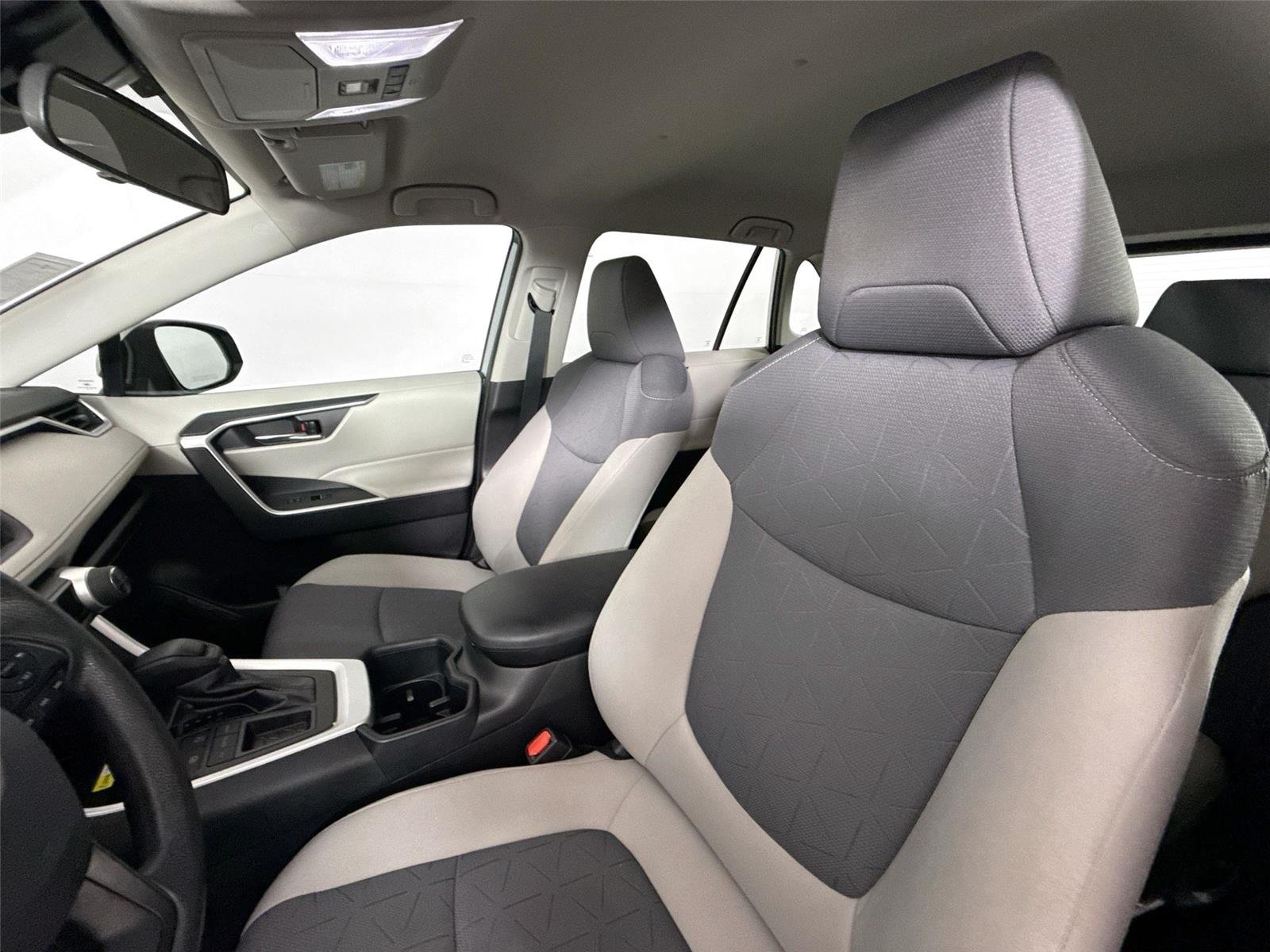 Used 2022 Silver Sky Metallic Toyota XLE image 3