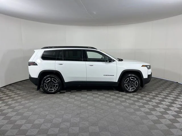 Used 2026 White Jeep Laredo image 8