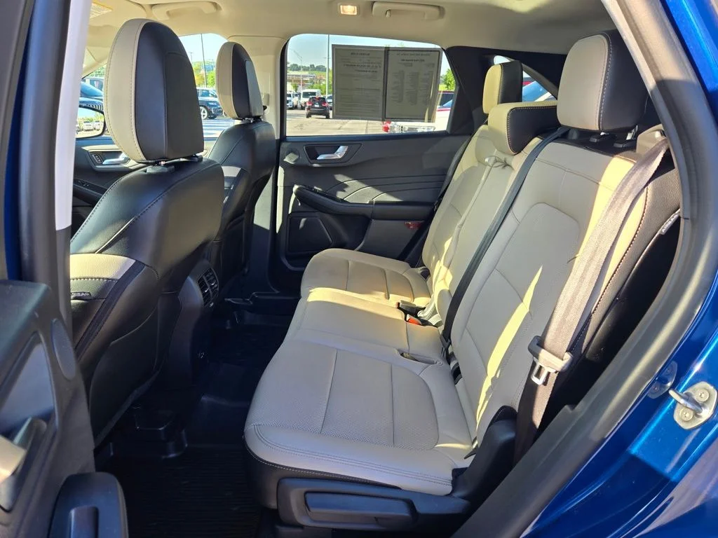 Used 2022 Blue Ford SEL image 29
