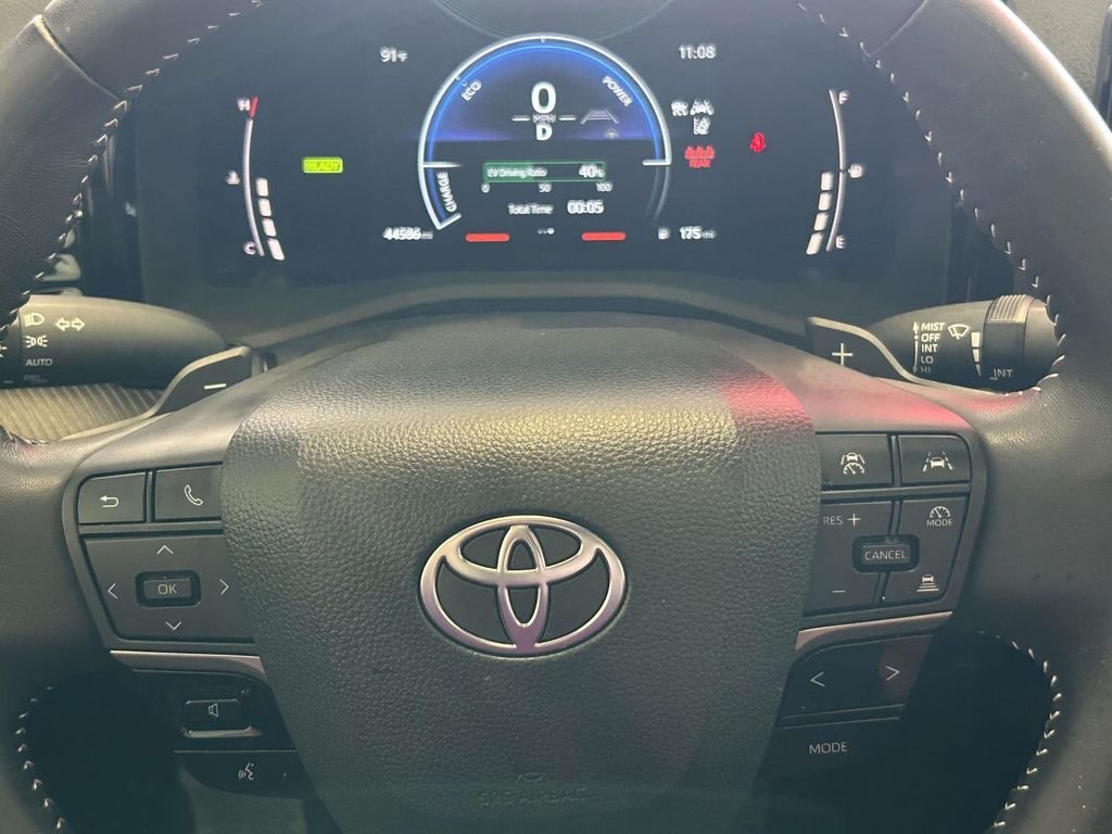 Certified Used 2025  Toyota SE image 29