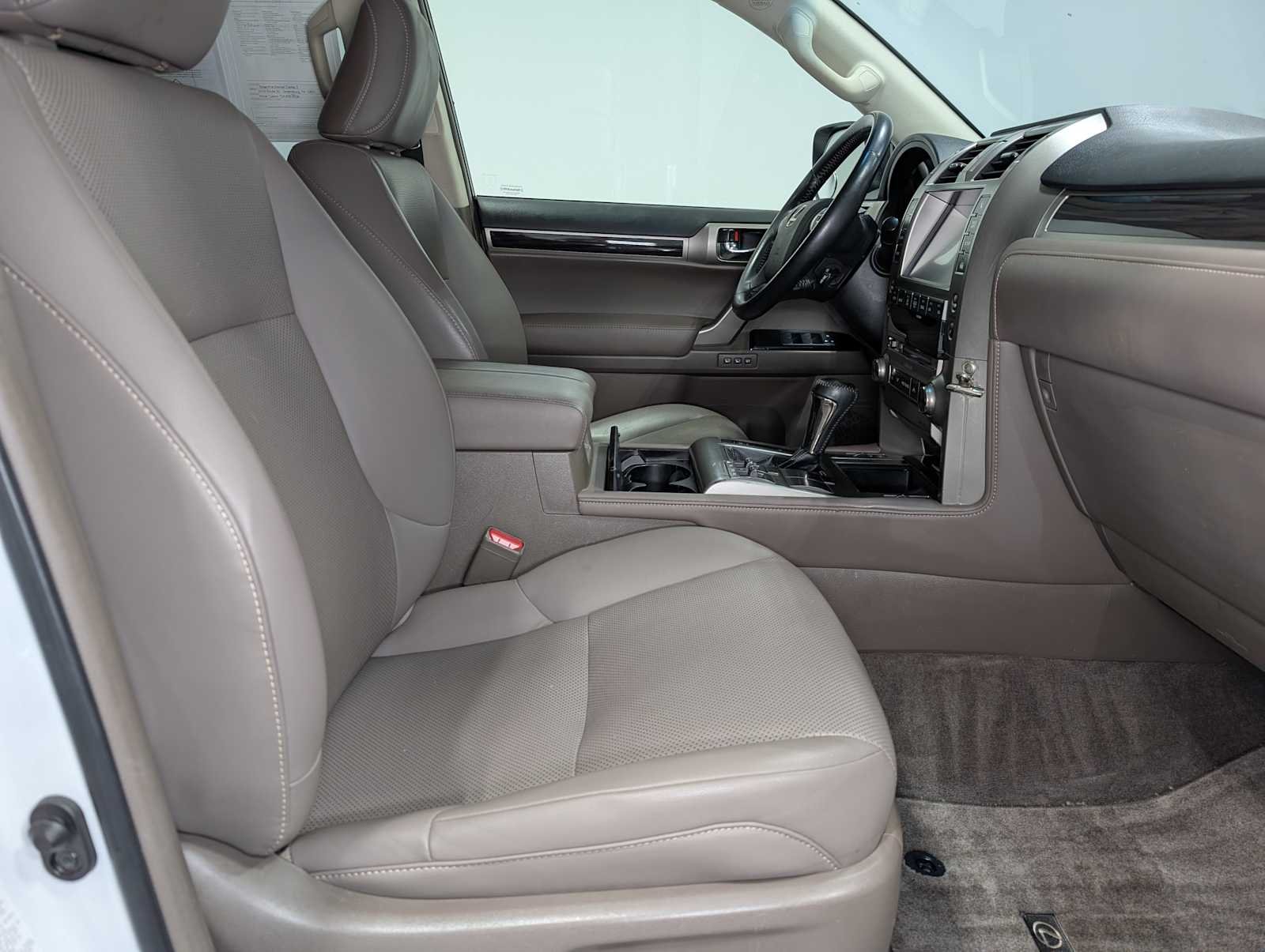 Used 2018 Starfire Pearl Lexus  image 45