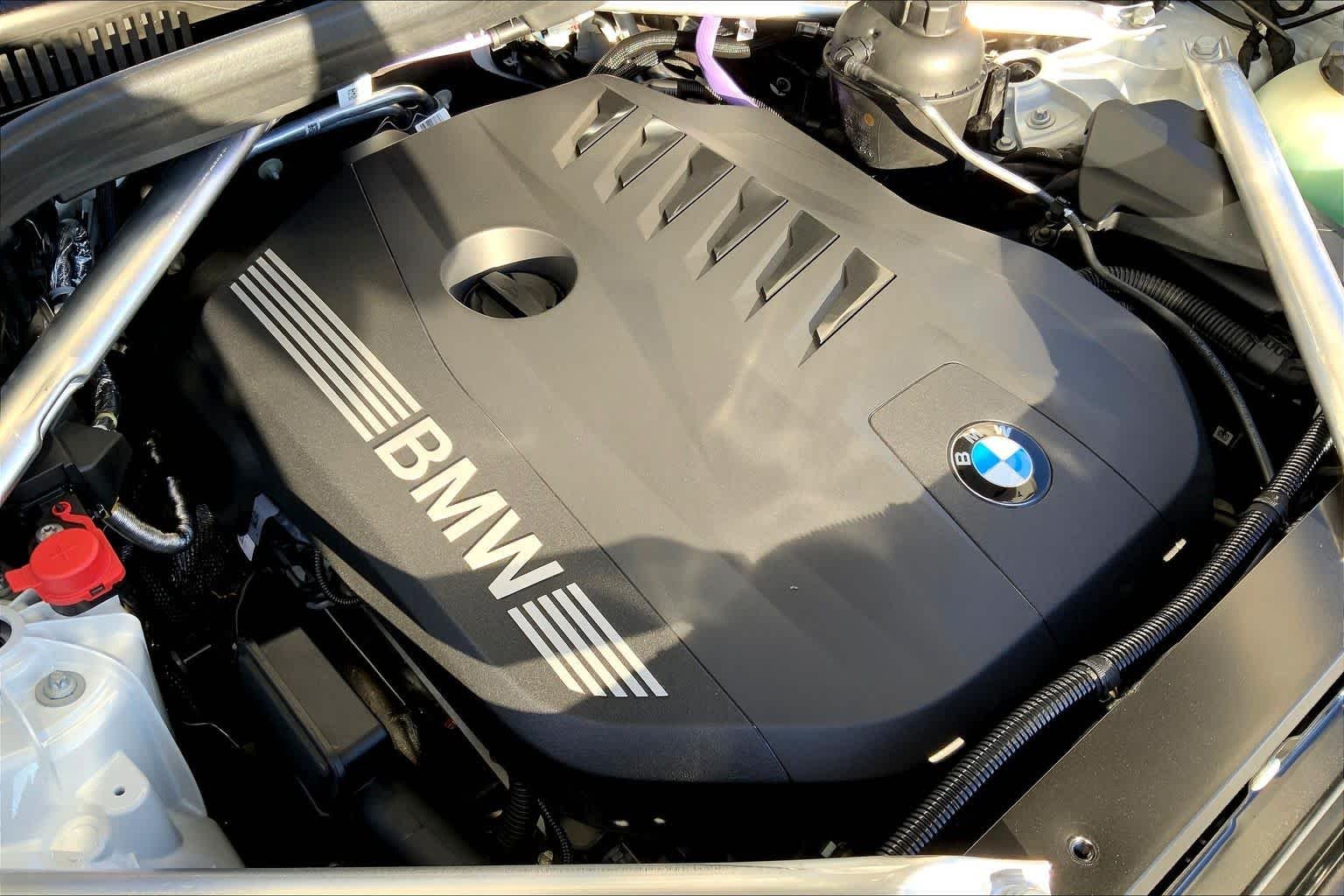 New 2026 Alpine White BMW xDrive40i image 17