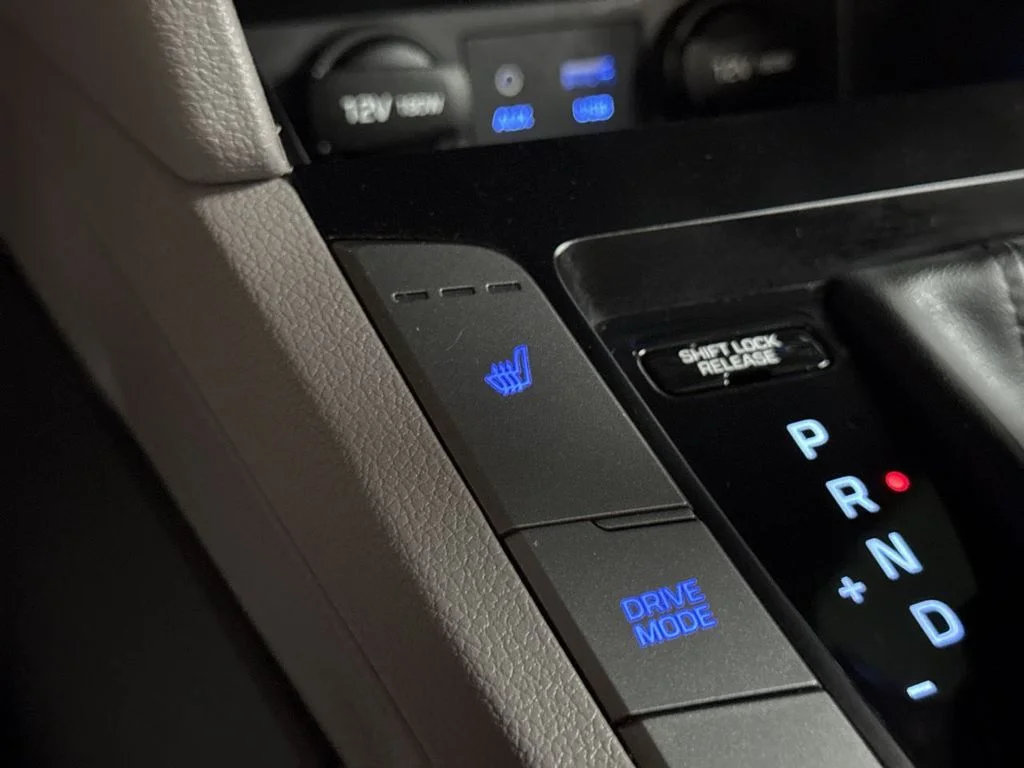 Used 2018 Phantom Black Hyundai Limited image 29
