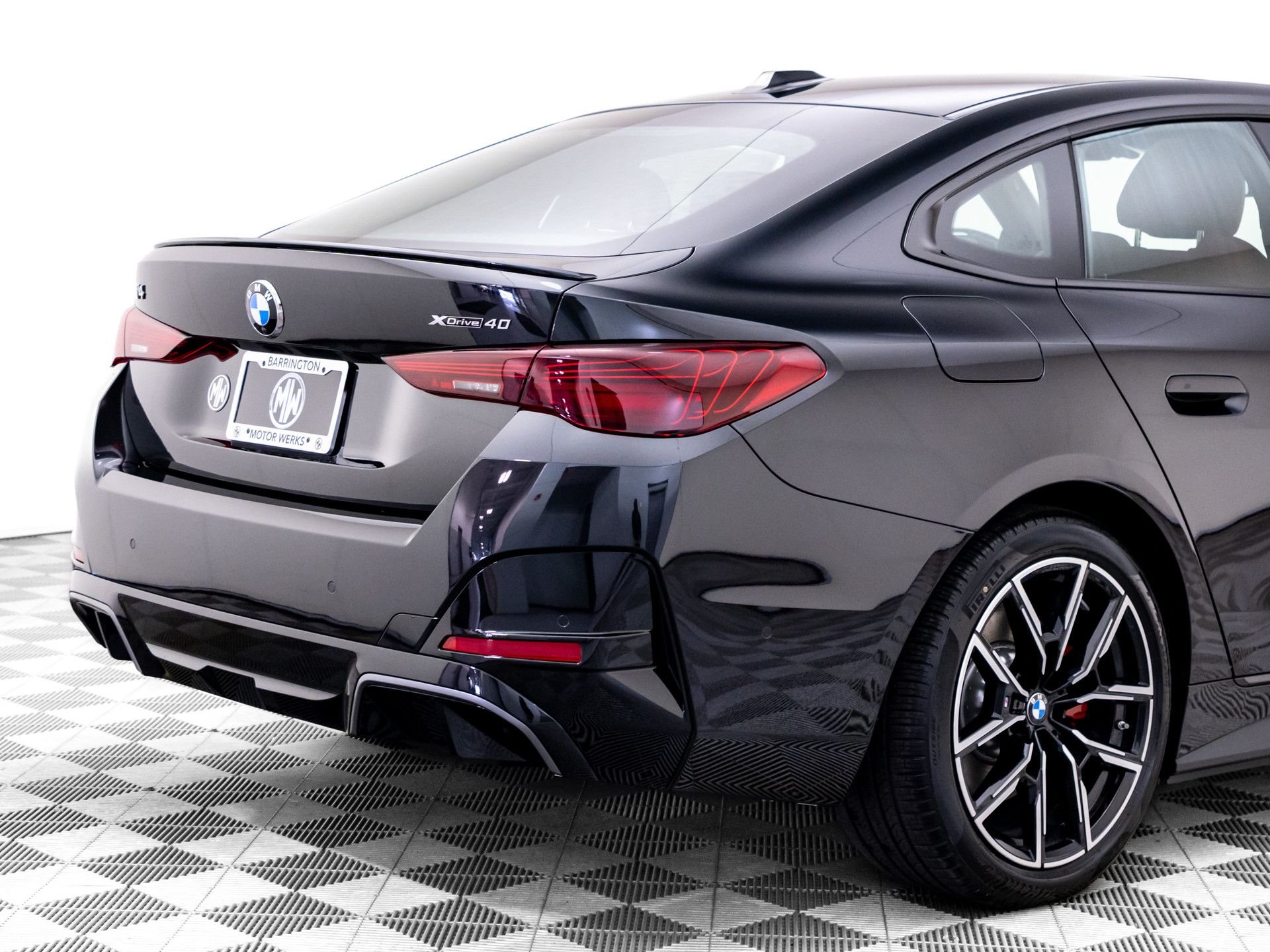 New 2026 Black Sapphire Metallic BMW xDrive40 image 40