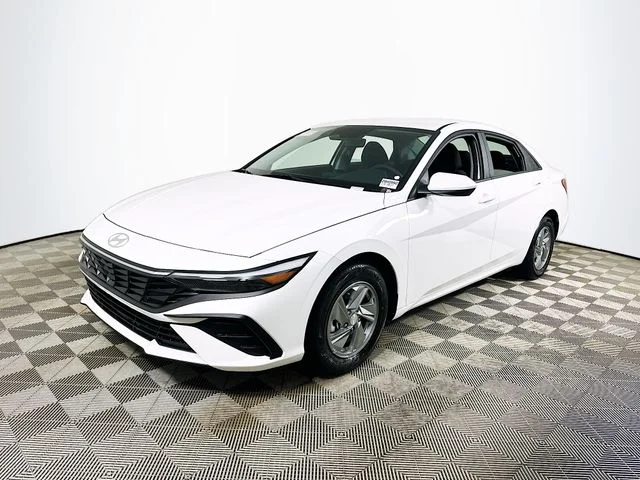 New 2026 White Hyundai SE image 7