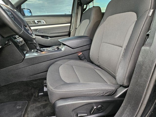 Used 2017 Shadow Black Ford XLT image 48