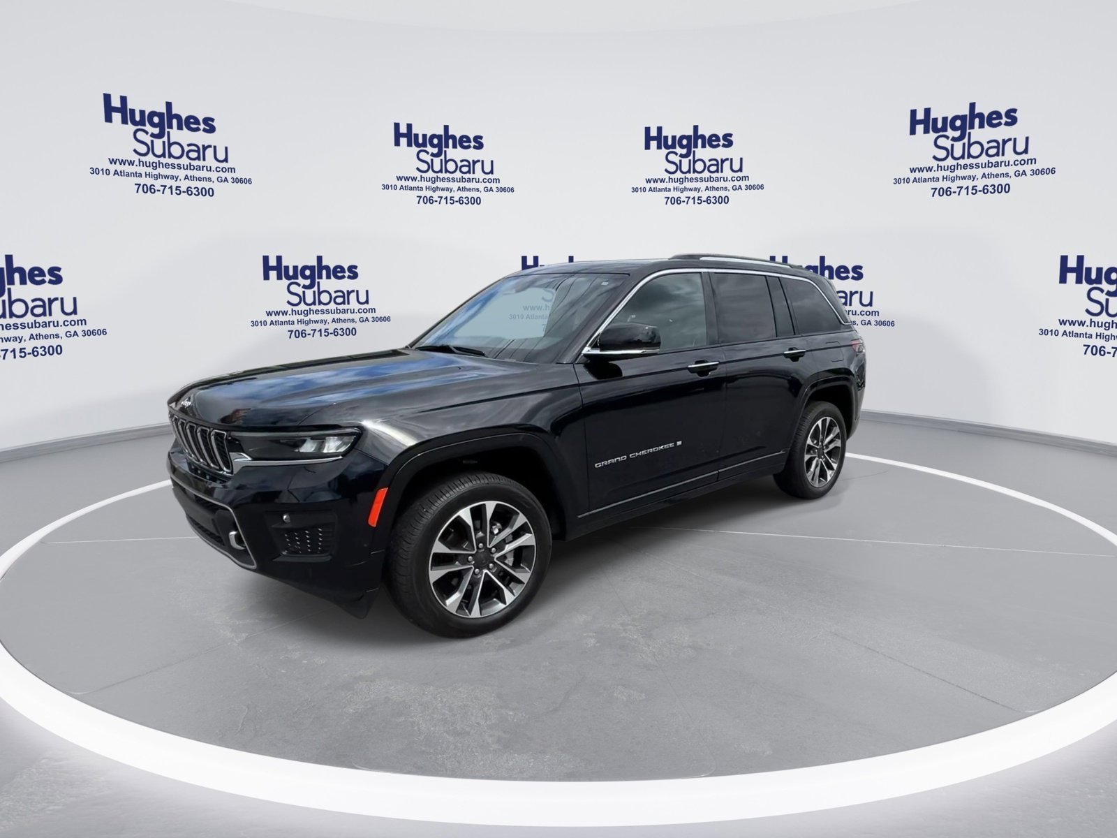Used 2023 Diamond Black Crystal Pearlcoat Jeep Overland image 6