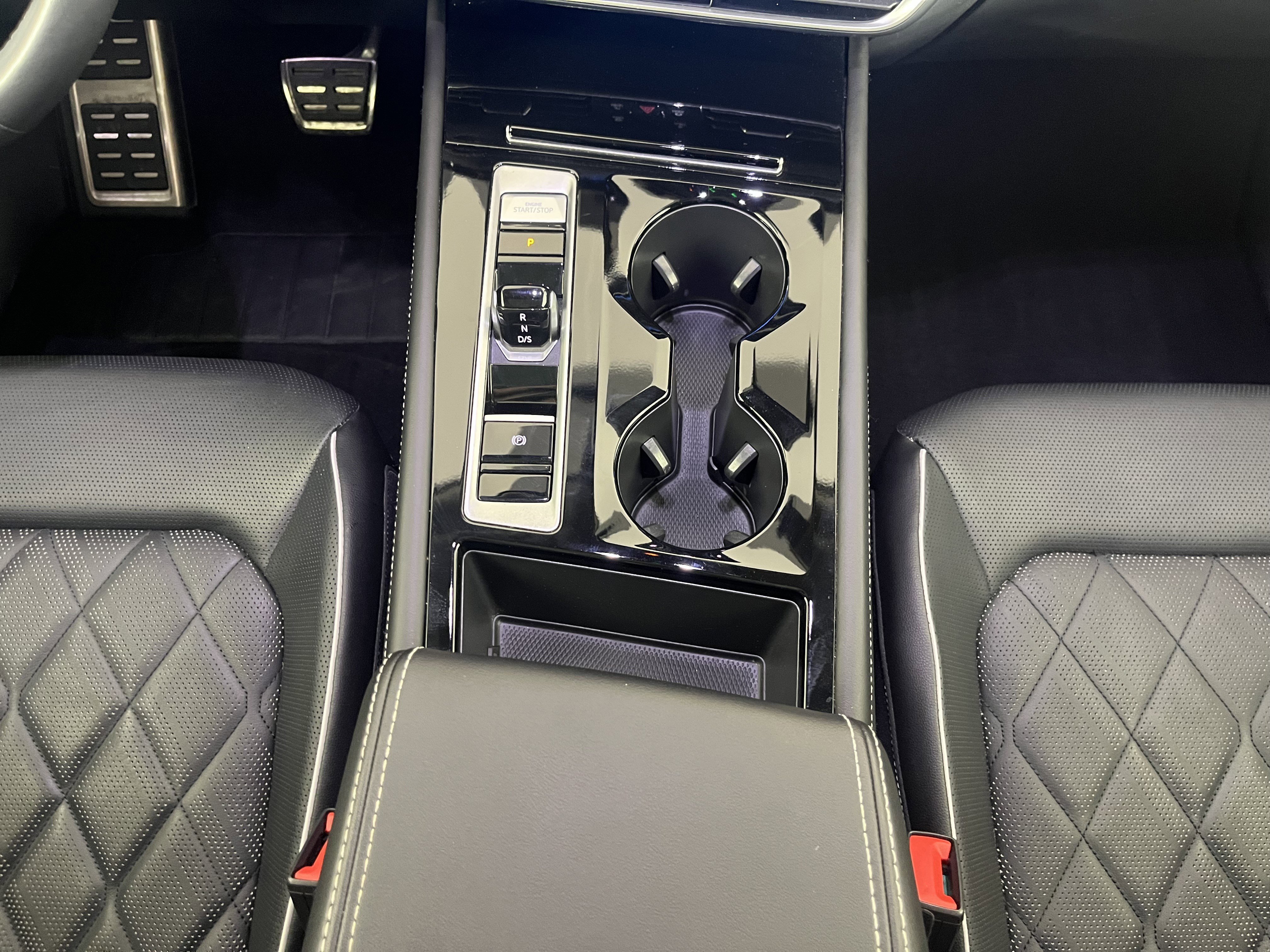 2024 Volkswagen Atlas SEL Premium R-Line - Photo 16