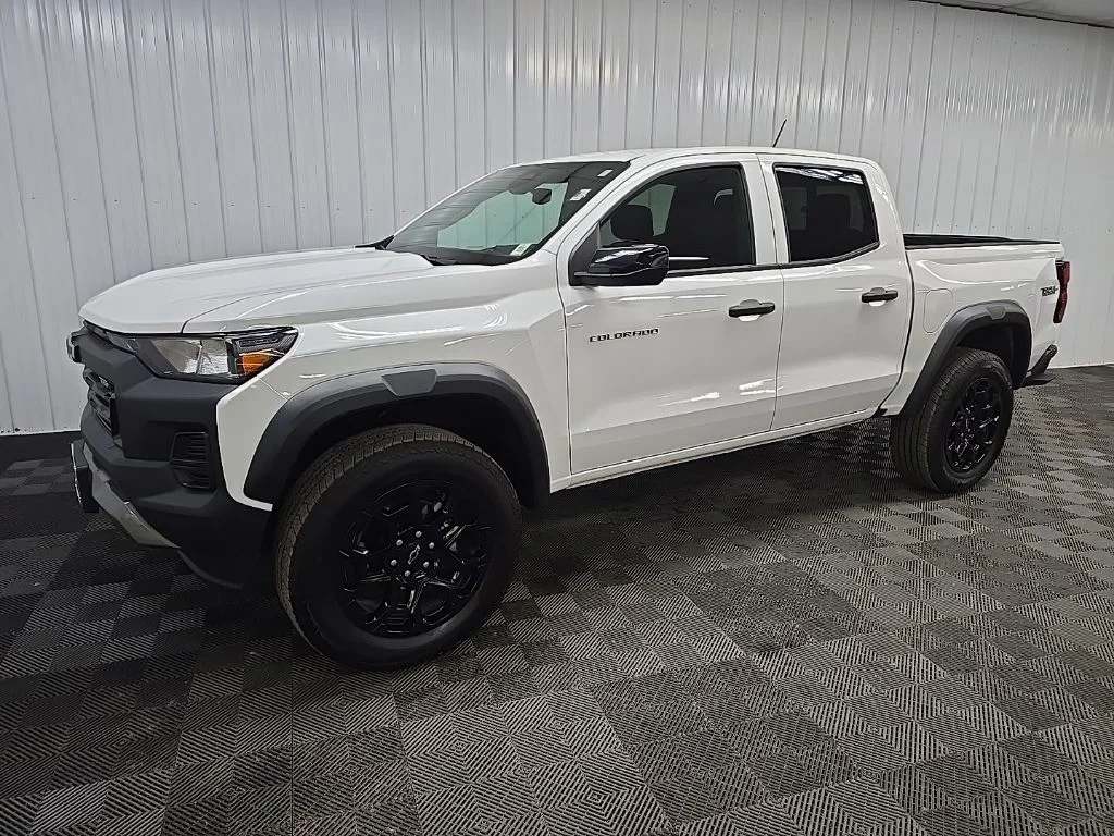 Used 2026 White Chevrolet Trail Boss image 6