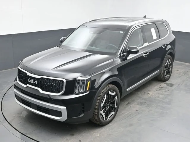 Used 2024 Ebony Black Kia EX image 15
