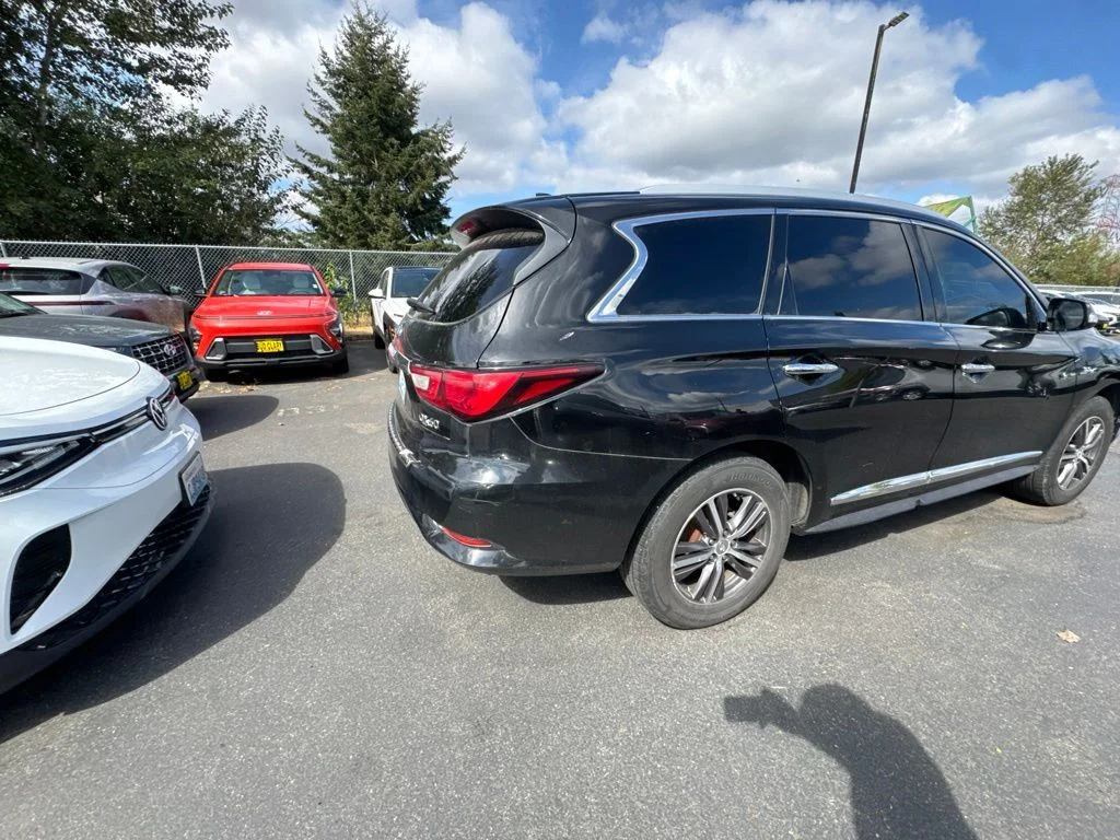 Used 2017 Black INFINITI Base image 22