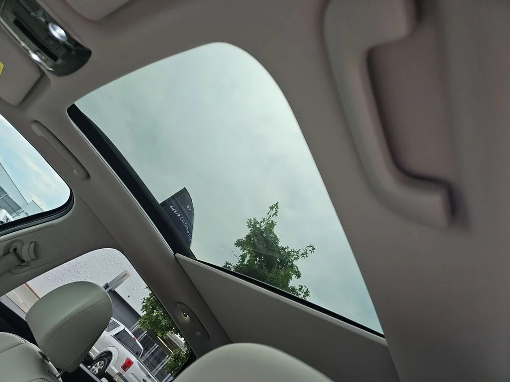 Used 2022 Green Kia X-Line EX image 29