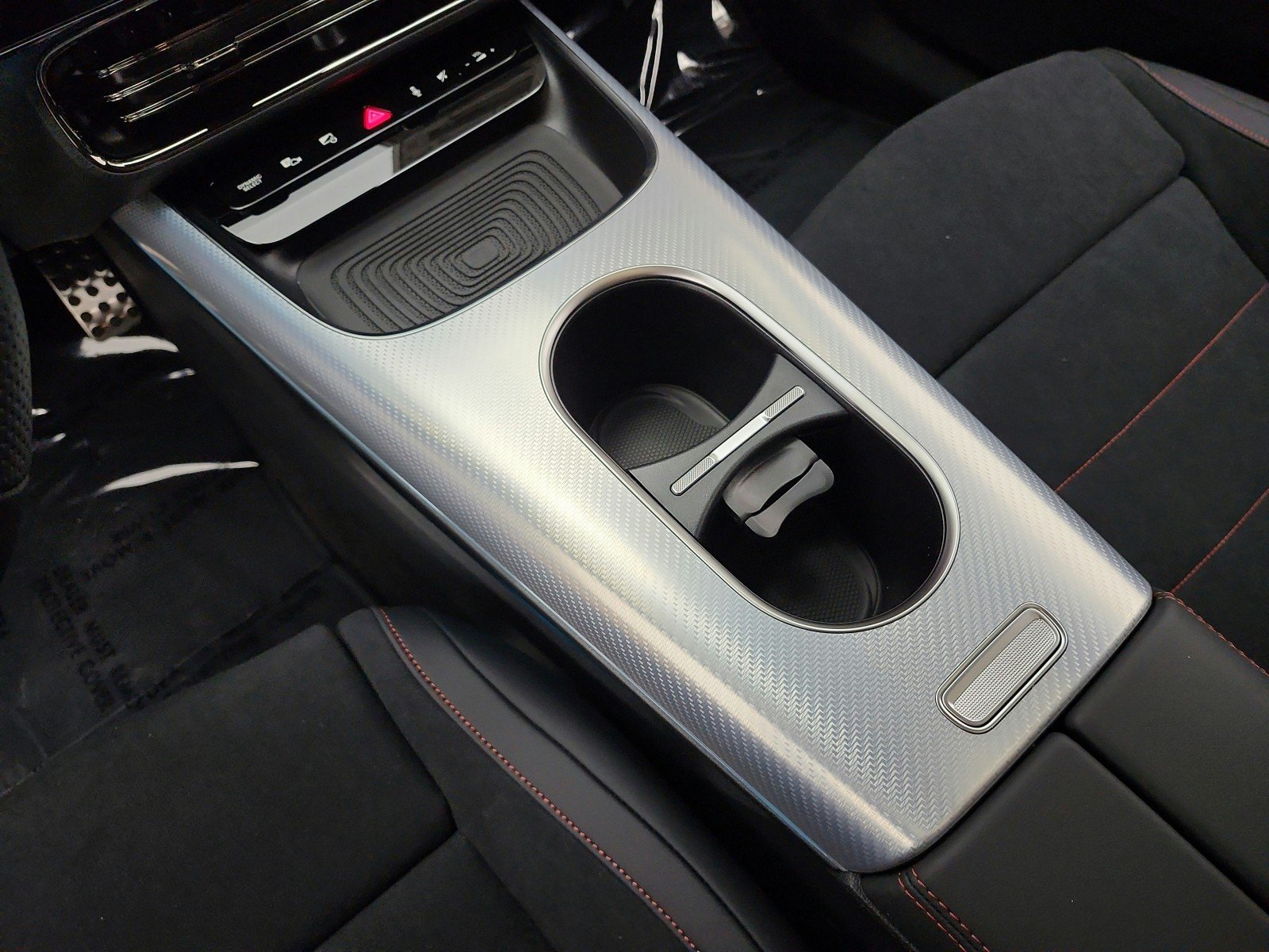 New 2027 MANUFAKTUR Alpine Grey Mercedes-Benz CLA 250+ Electric image 9