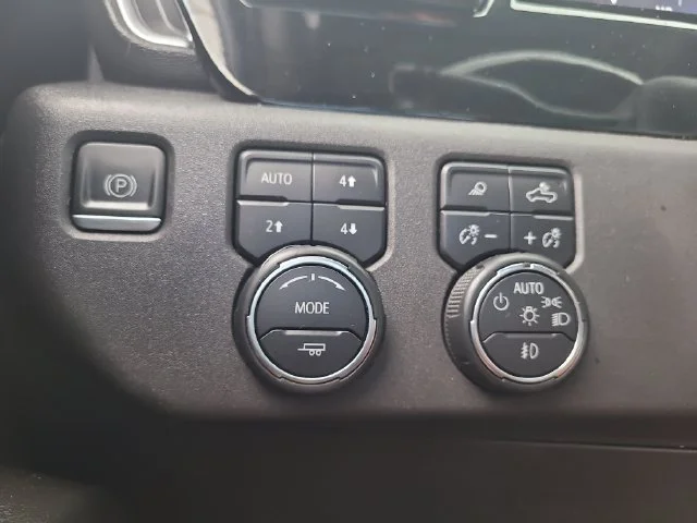 Used 2022 Blue Chevrolet LT Trail Boss image 30