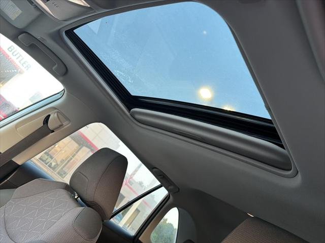 Certified Used 2024 MAGNETIC GRAY MET. Toyota  image 31