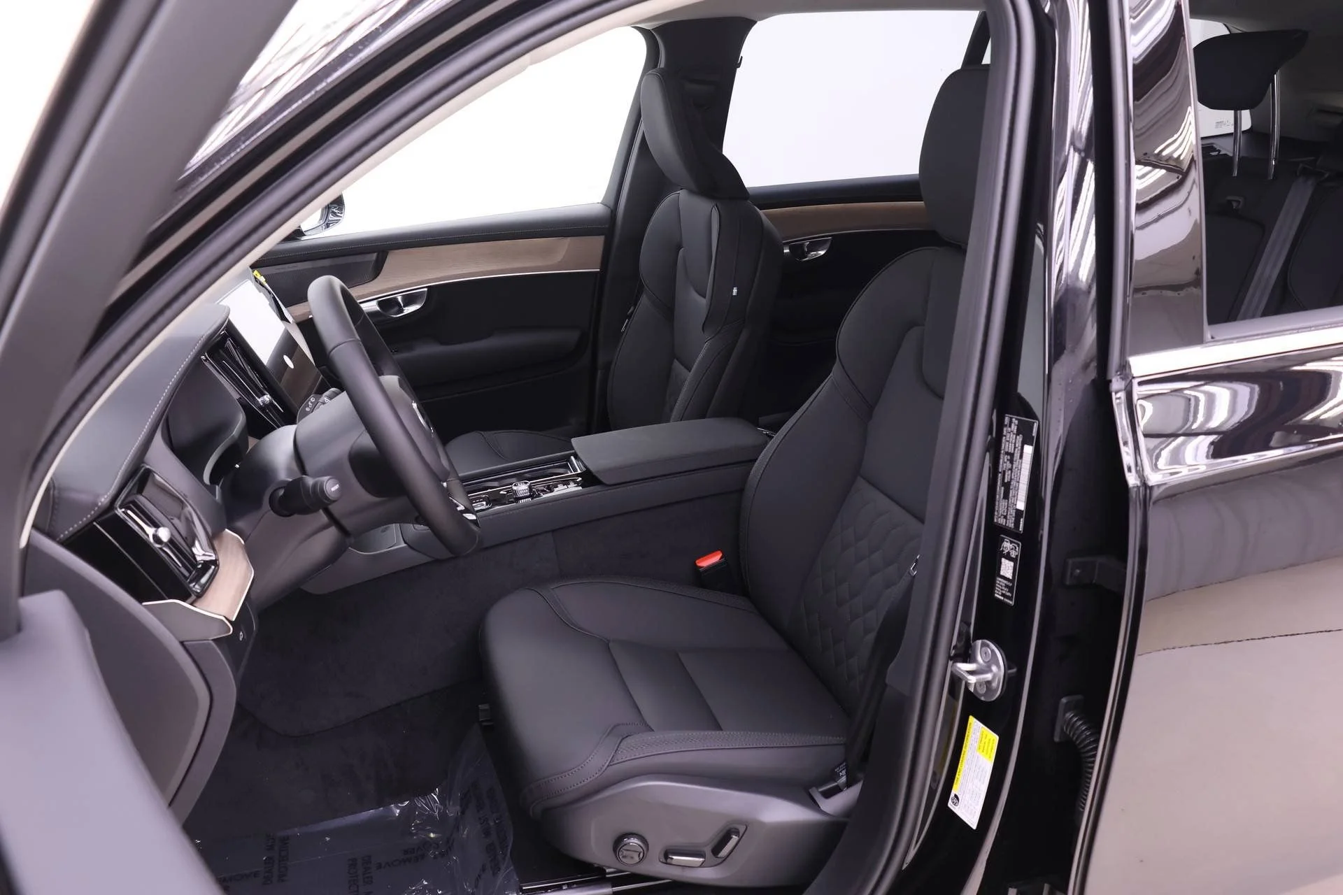 New 2026 Onyx Black Volvo Plus image 6