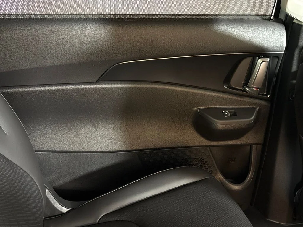 New 2027 Silver Kia EX image 19