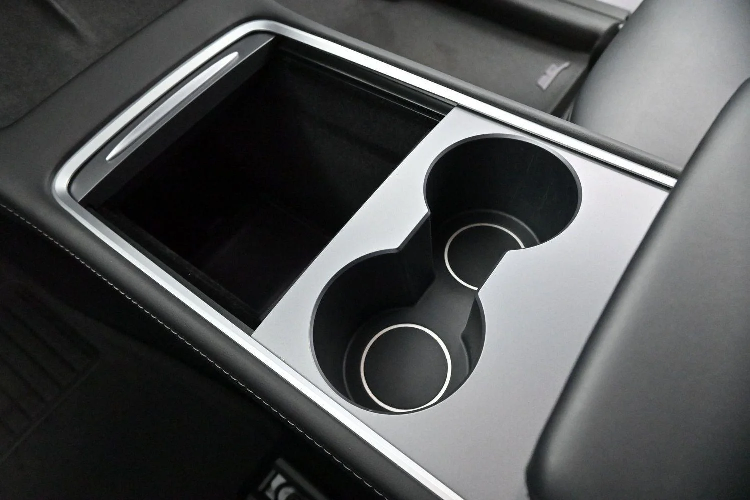 Used 2023  Tesla Performance image 23