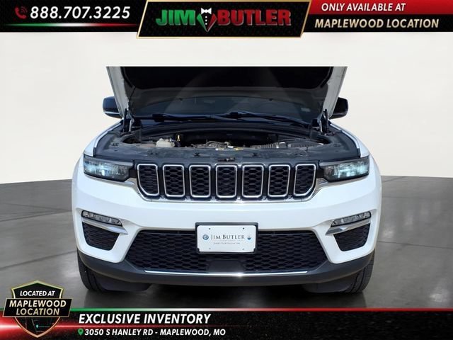 Used 2023  Jeep Limited image 23