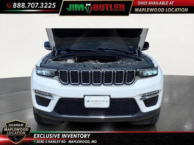 Used 2023  Jeep Limited image 23