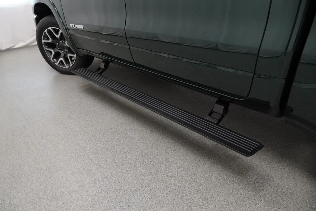 New 2027 Serrano-Green Metallic Exterior Paint RAM Laramie image 29