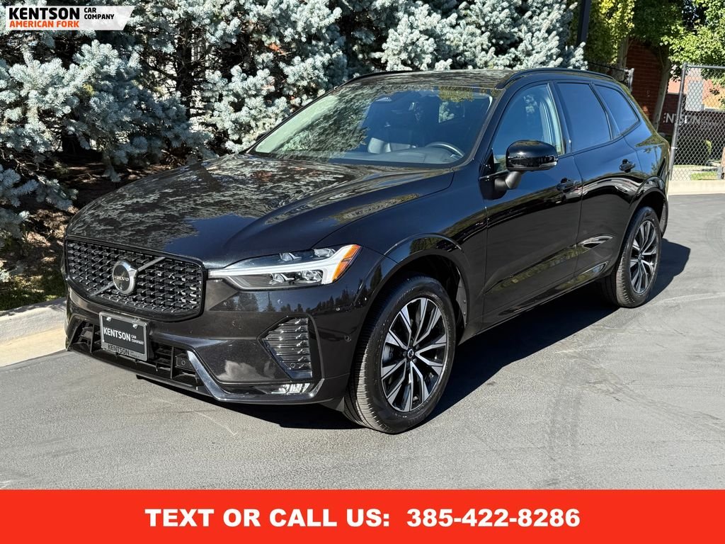 2025 Volvo XC60 B5 Plus photo 3