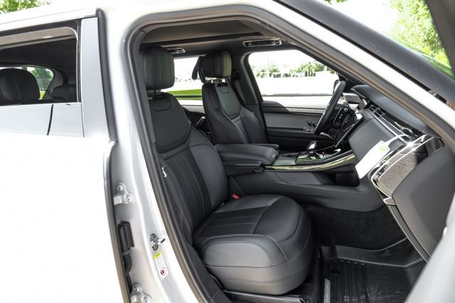 New 2026  Land Rover Dynamic SE image 41