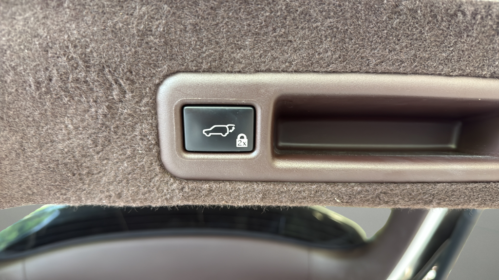 Used 2019 White Lexus 350 image 19