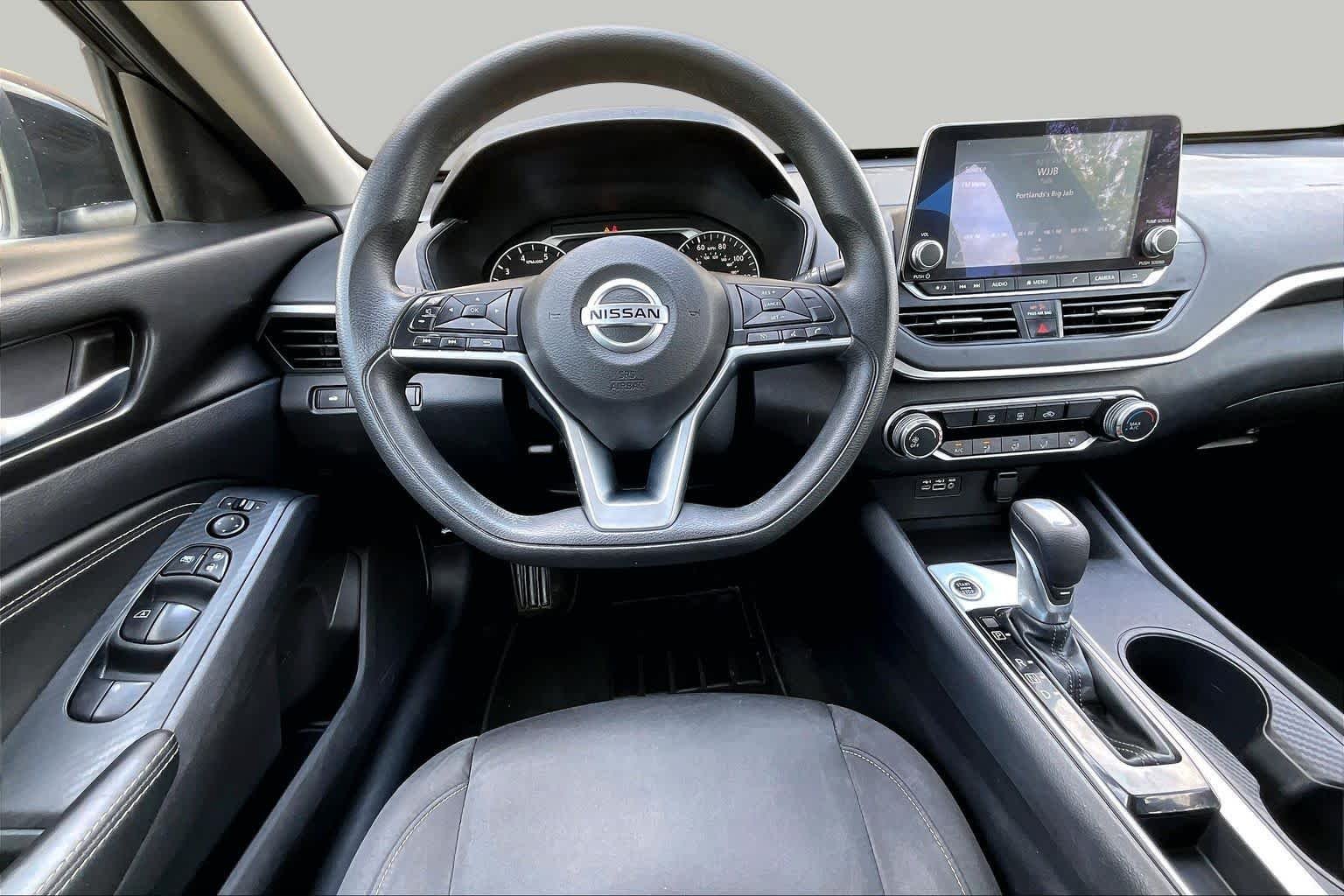 Used 2019 Super Black Nissan 2.5 S image 6