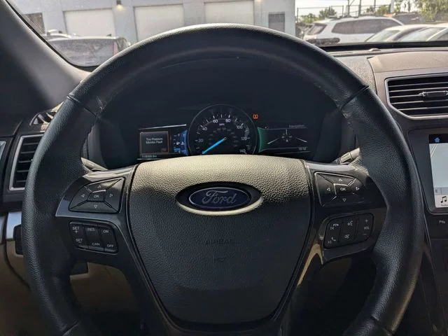 Used 2017 White Ford XLT image 21