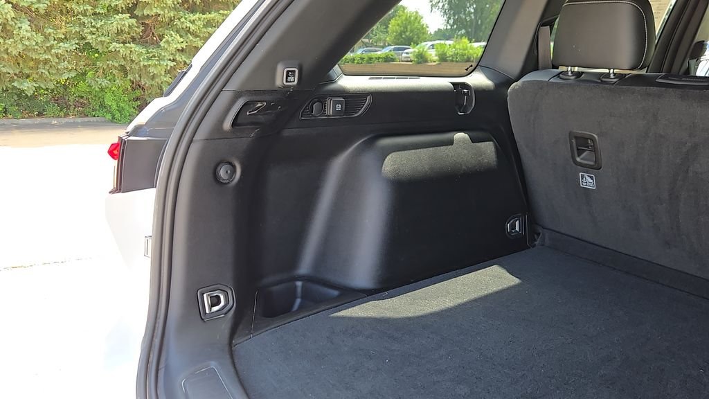 Used 2023 White Jeep Altitude X image 31