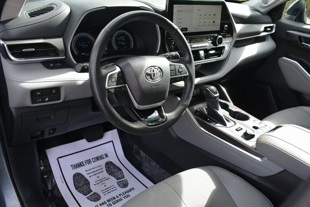 2023 Toyota Highlander Limited - Photo 12
