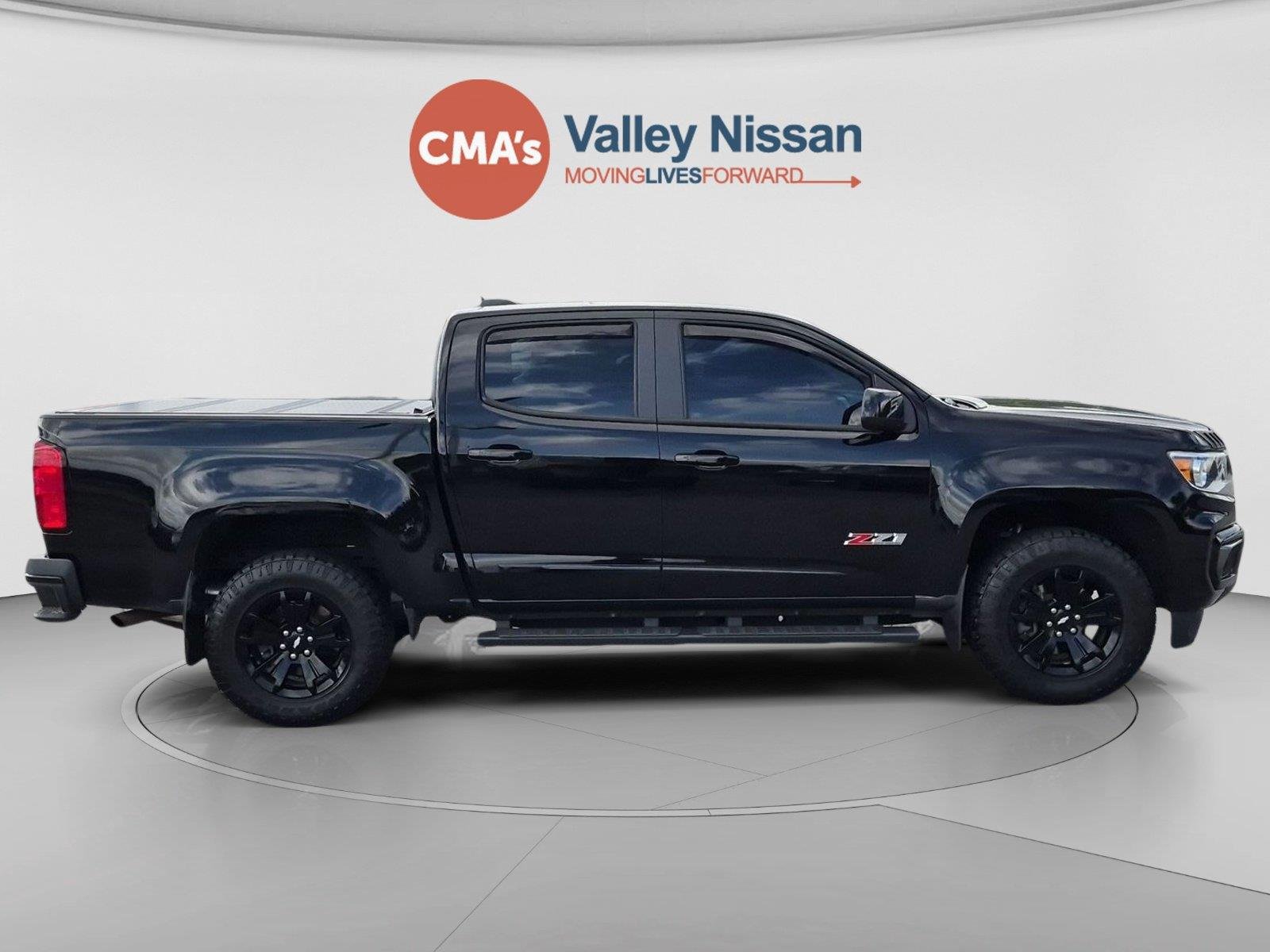Used 2022 Black Chevrolet 4WD Z71 image 6
