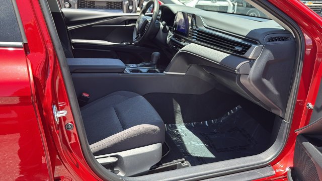 2025 Toyota Camry LE - Photo 13