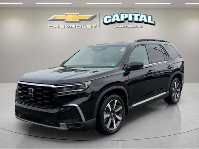 2023 Honda Pilot Touring AWD's photo
