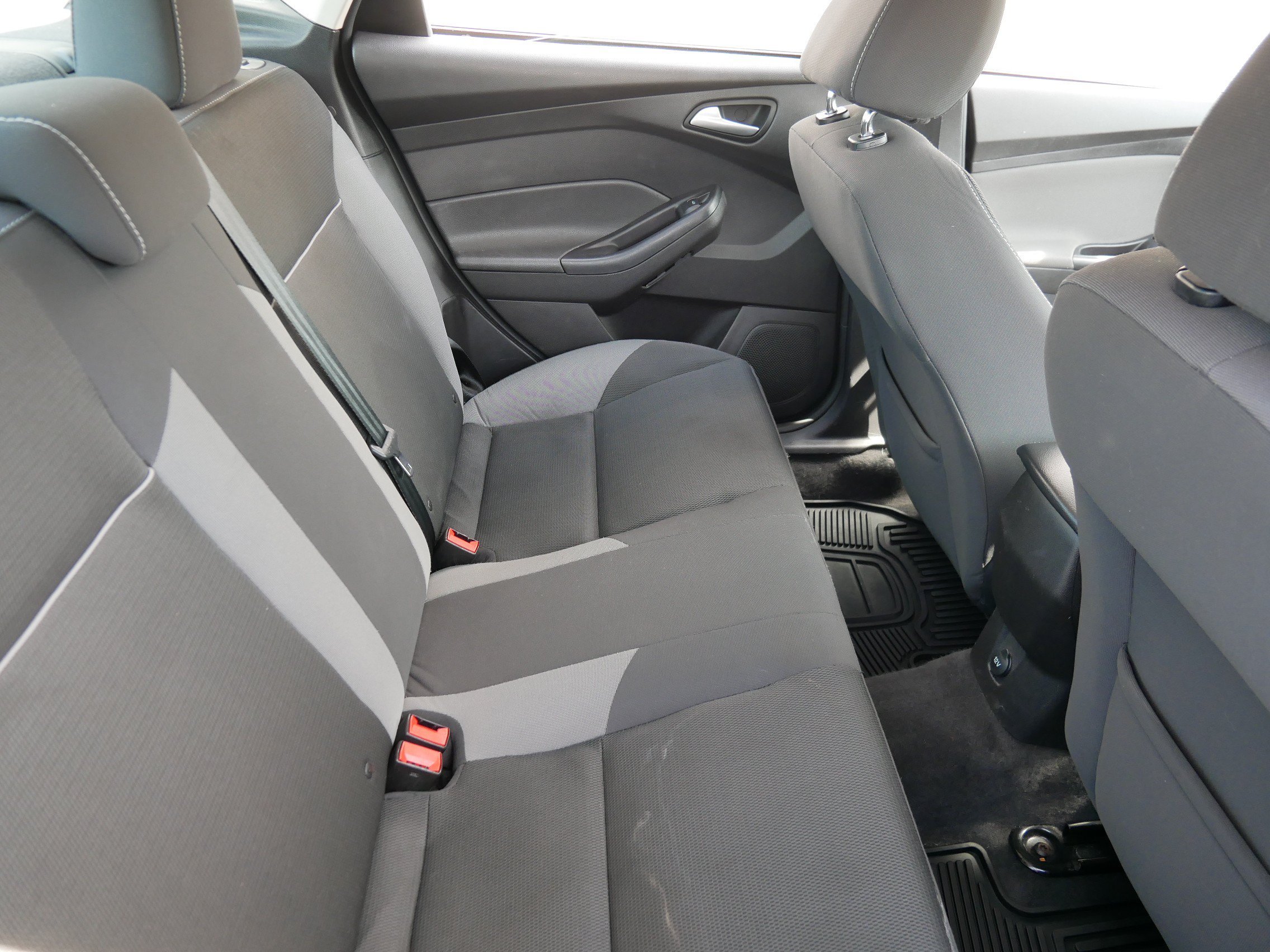 Used 2013 Gray Ford SE image 12