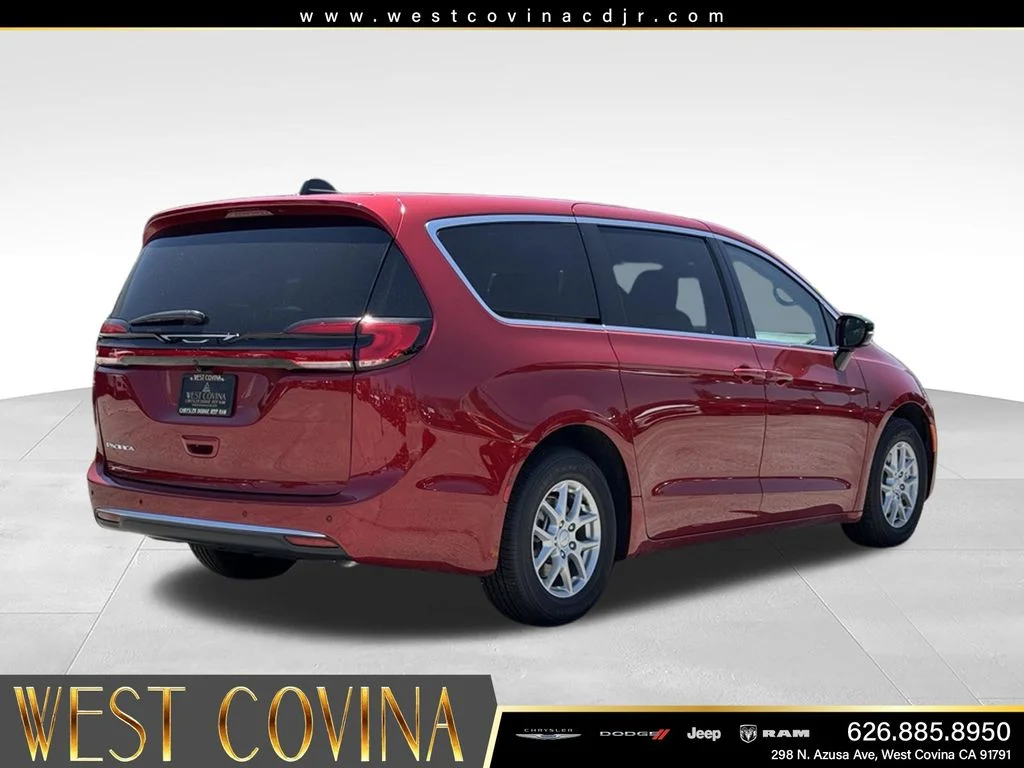 New 2027 Red Hot Pearl-Coat Exterior Paint Chrysler Select image 7