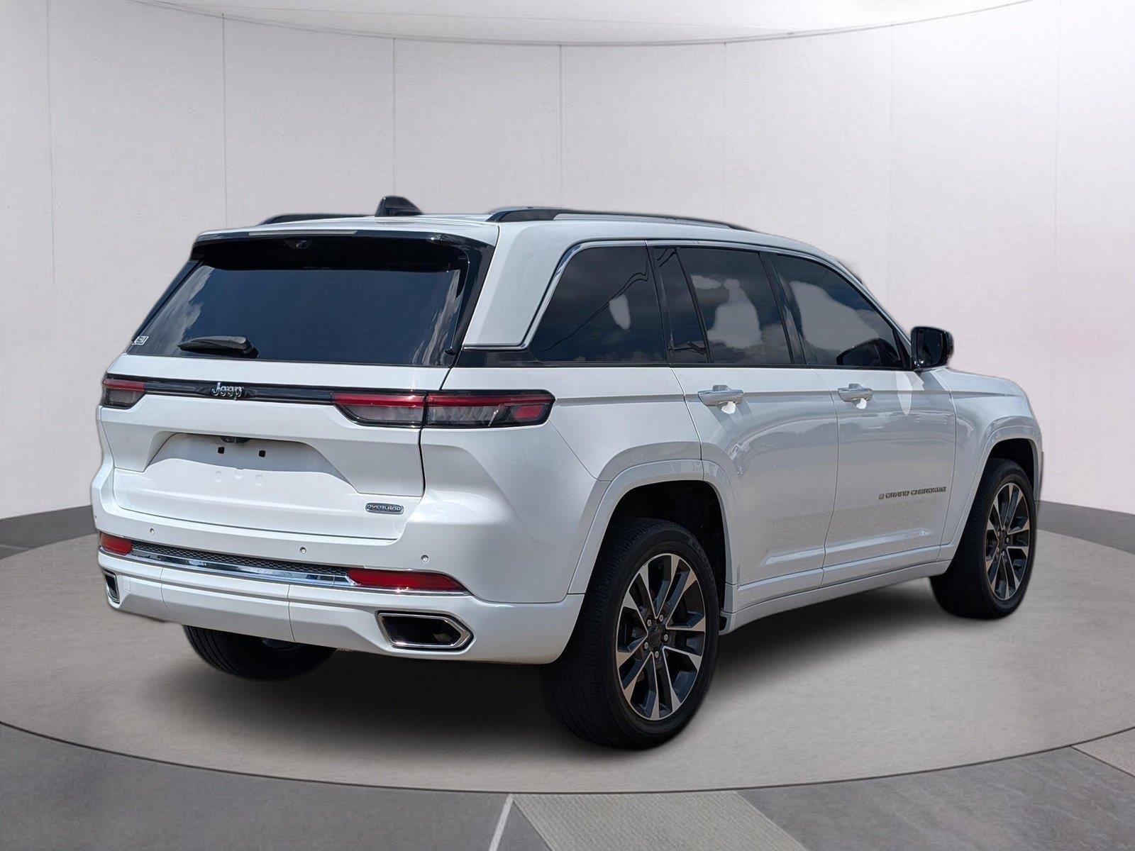 Used 2023 Bright White Clearcoat Jeep Overland image 5