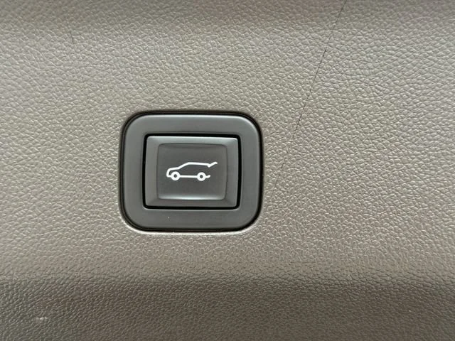 Used 2023 MIDNIGHT BLUE METALLIC Chevrolet Z71 image 16