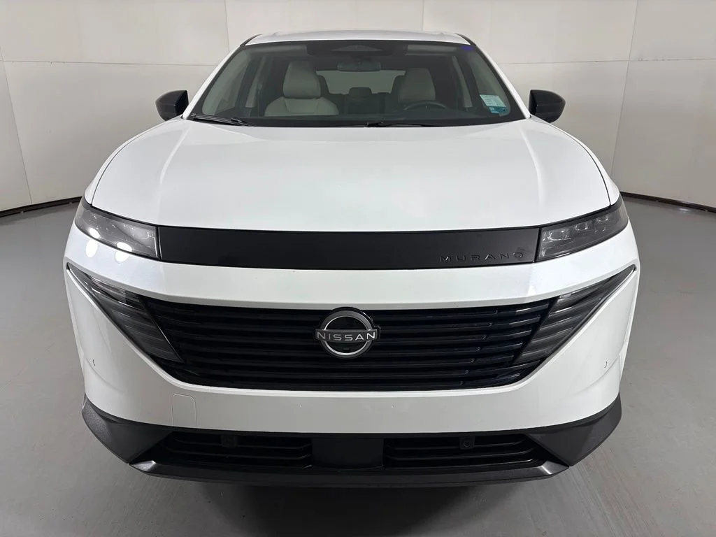 Used 2025 White Nissan SV image 3