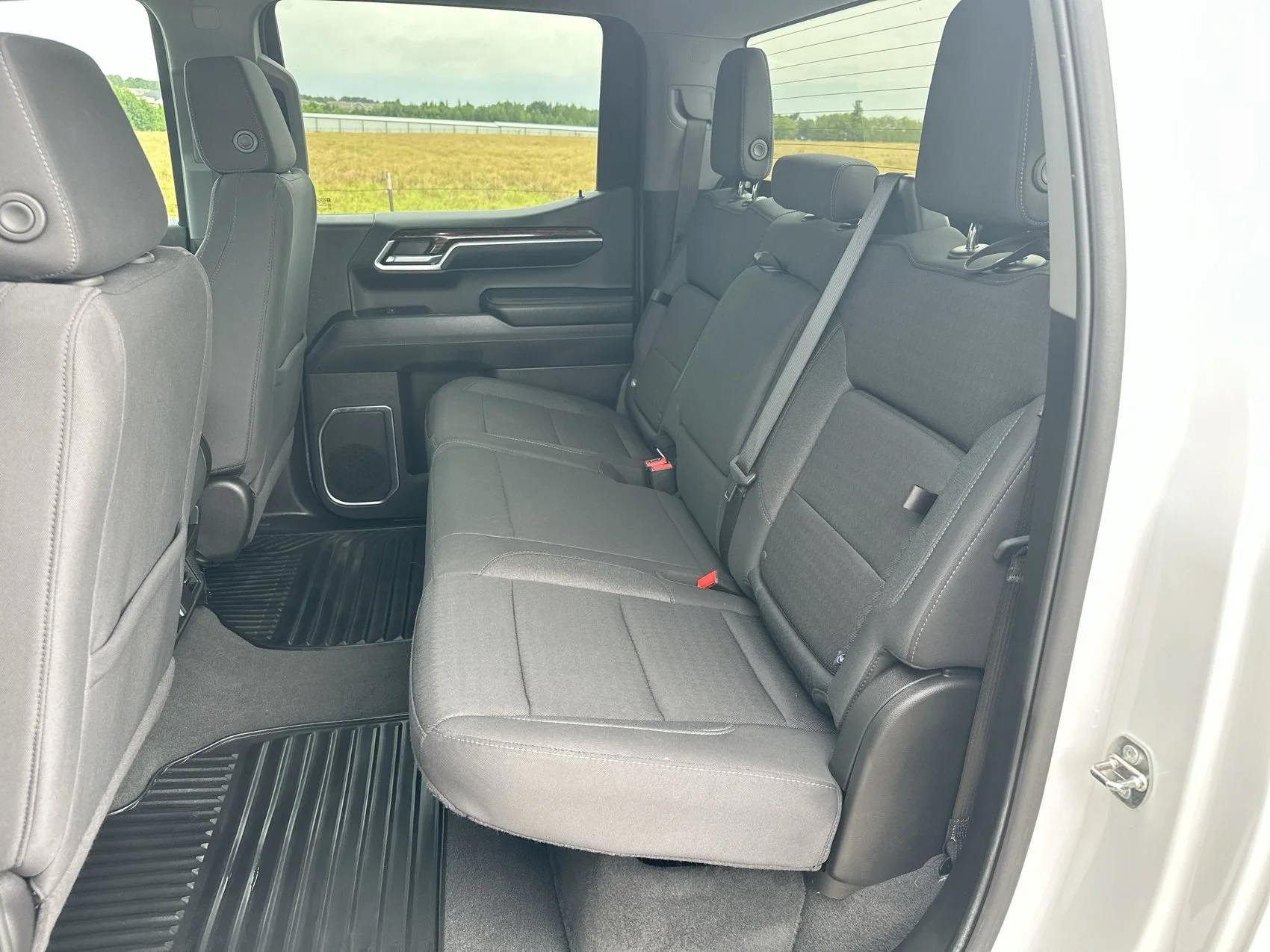 Used 2024 Summit White GMC Elevation image 22