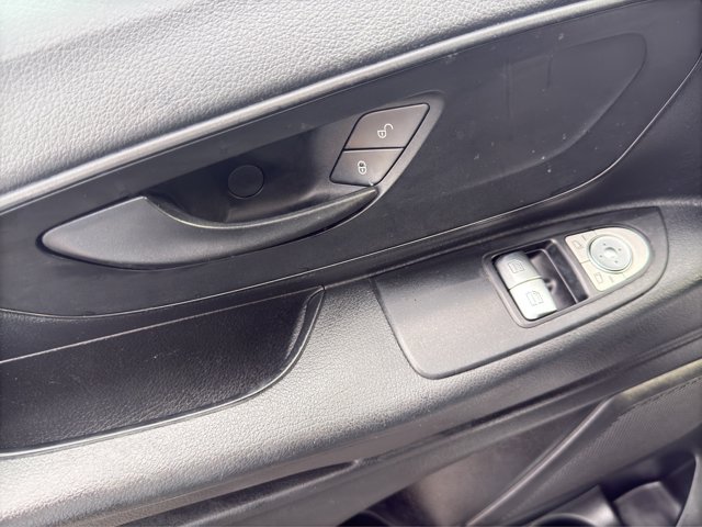 Used 2018 White Mercedes-Benz Worker image 11