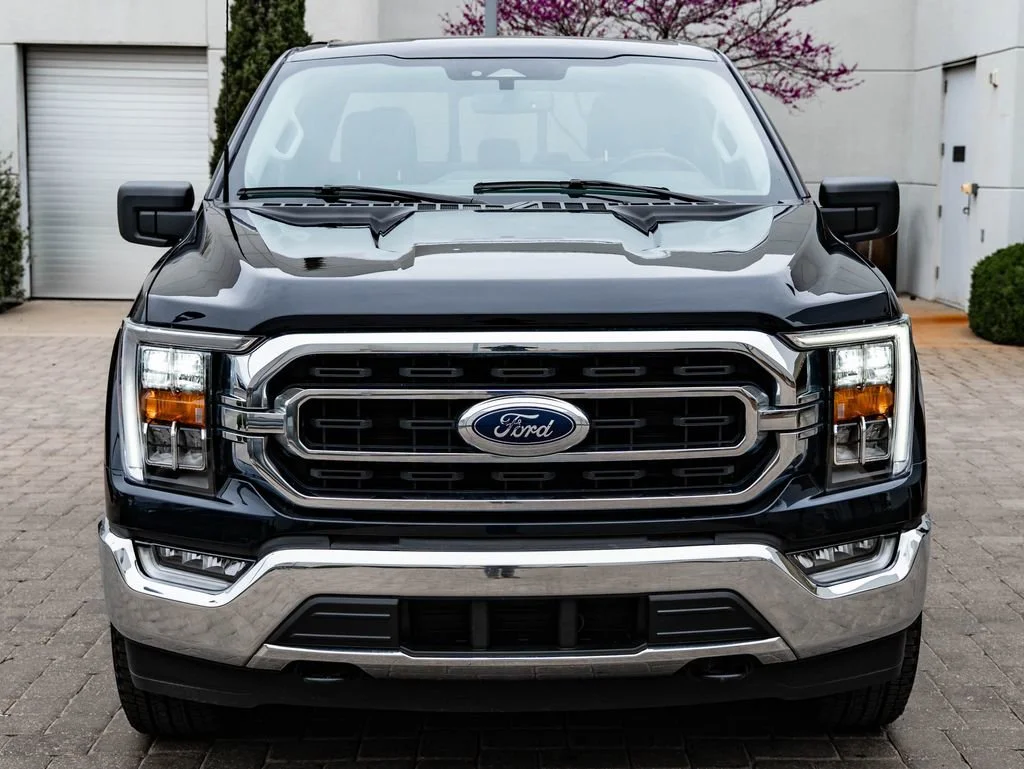 Used 2023 Antimatter Blue Metallic Ford XLT image 2