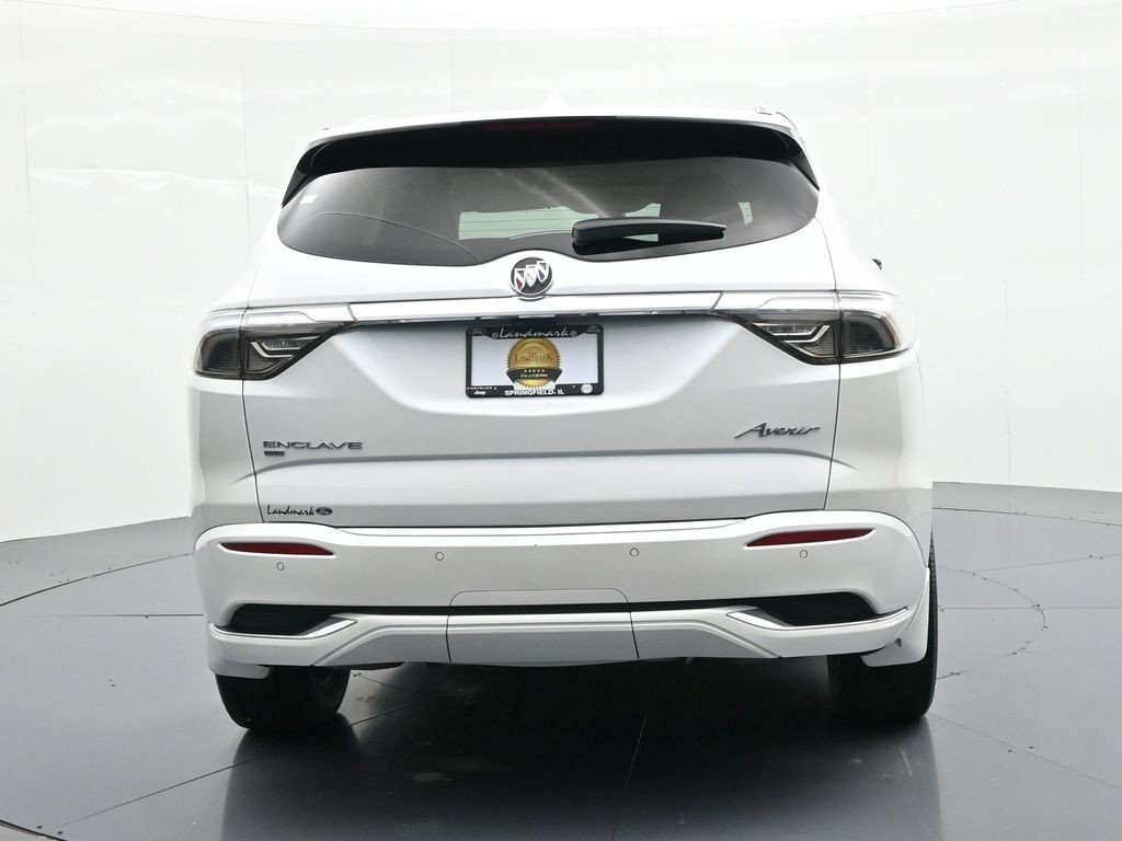 Used 2022 White Frost Buick AWD 4dr Avenir image 7