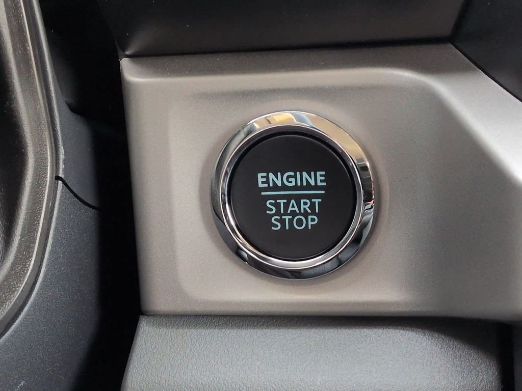 New 2026 Oxford White Ford F-250® XLT image 51