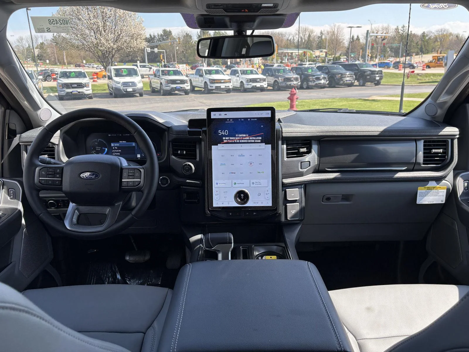 2025 Ford F-150 Lightning Flash - Photo 10
