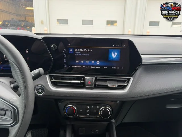 Used 2025 White Chevrolet LT image 18